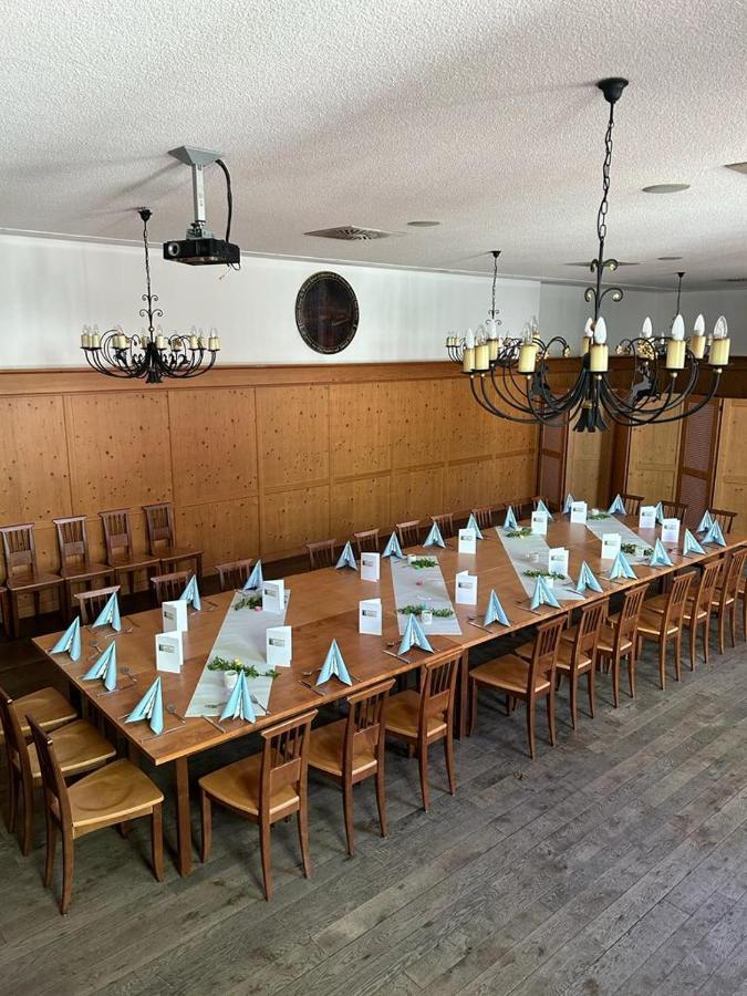 Gasthof Zum Greif Леобен Экстерьер фото