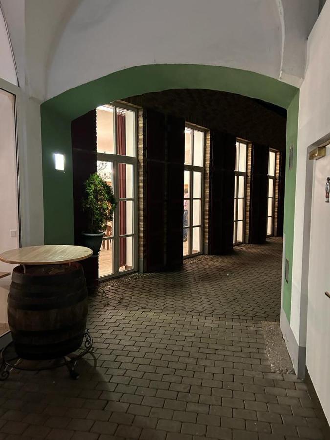 Gasthof Zum Greif Леобен Экстерьер фото